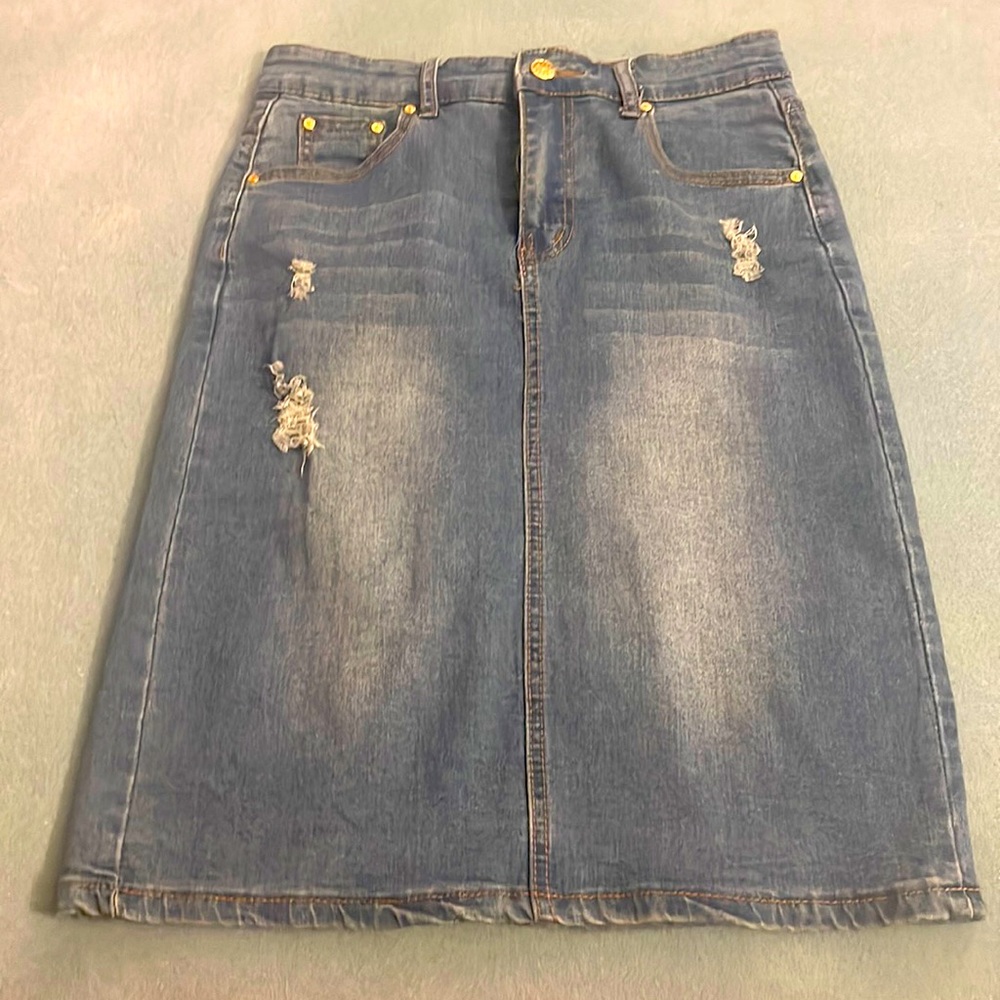 Nice mini jeans skirt for day and night
